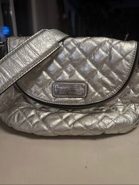 Marc Jacobs Quilted Metallic Shoulder Bag in Silver